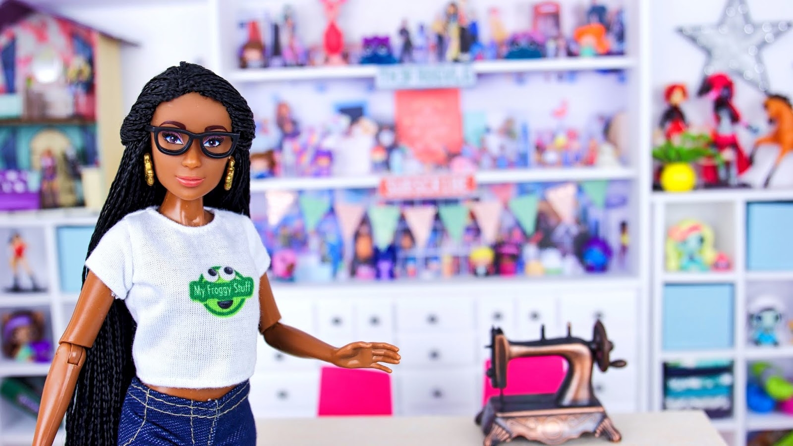 Make Froggy s Craft Room In Miniature Free Printable Background Make Froggy s Craft Room In Miniature Free Printable Background